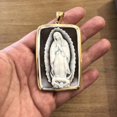 Cameo-Guadalupe-XL-in-basic-framing