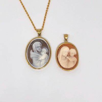 Cameo-with-basic-oval-frame